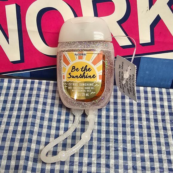 BBW Glittery Clear White Pocketbac Holder & Be The Sunshine Citrus Key Chain - Picture 2 of 2